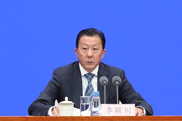 “关于帕蒂诺的未来，球员和阿森纳俱乐部将会在2024年进行磋商。